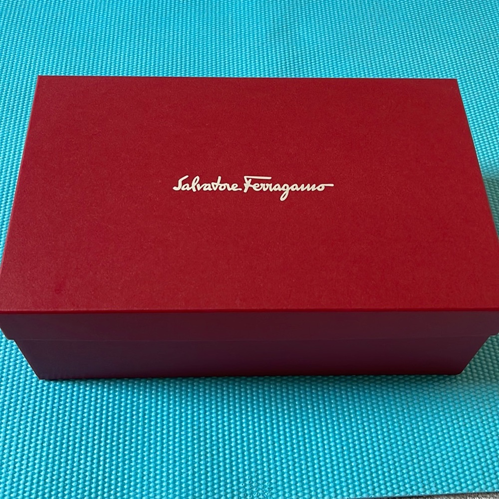 COPY - Salvatore Ferragamo shoe box